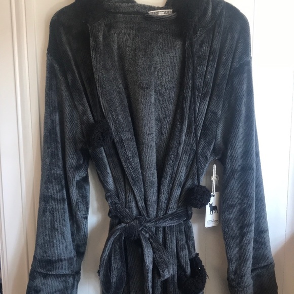 Fuzzy Robe - Picture 2 of 4